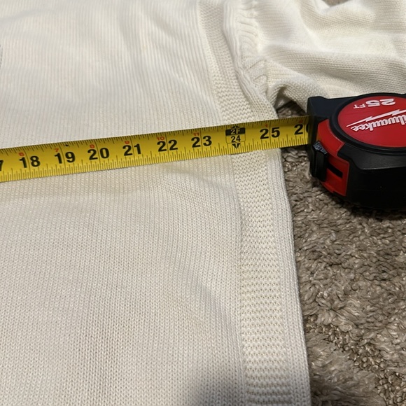 Tommy Hilfiger Brand new sweater. - Picture 13 of 14